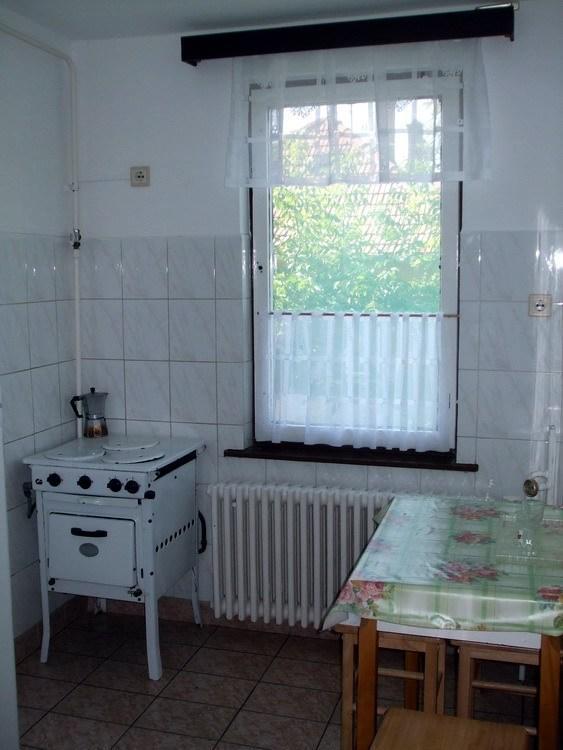 Lugas Szallas Jászberény Exteriör bild